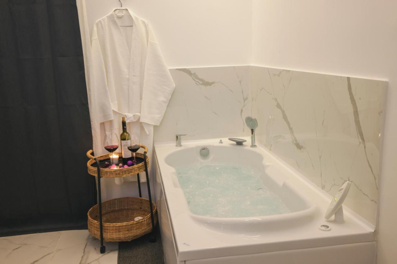 Apollo 2 Bd Jacuzzi Suite Ateny Zewnętrze zdjęcie