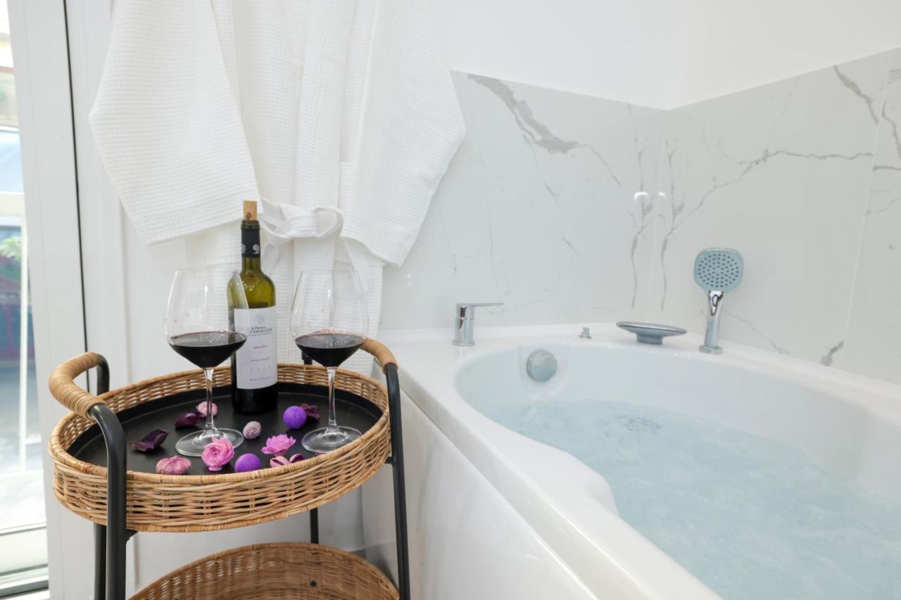 Apollo 2 Bd Jacuzzi Suite Ateny Zewnętrze zdjęcie